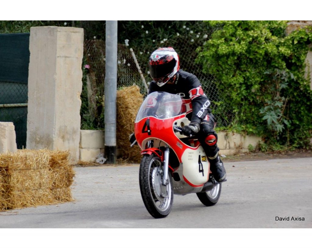 Yamaha TZ350A d
